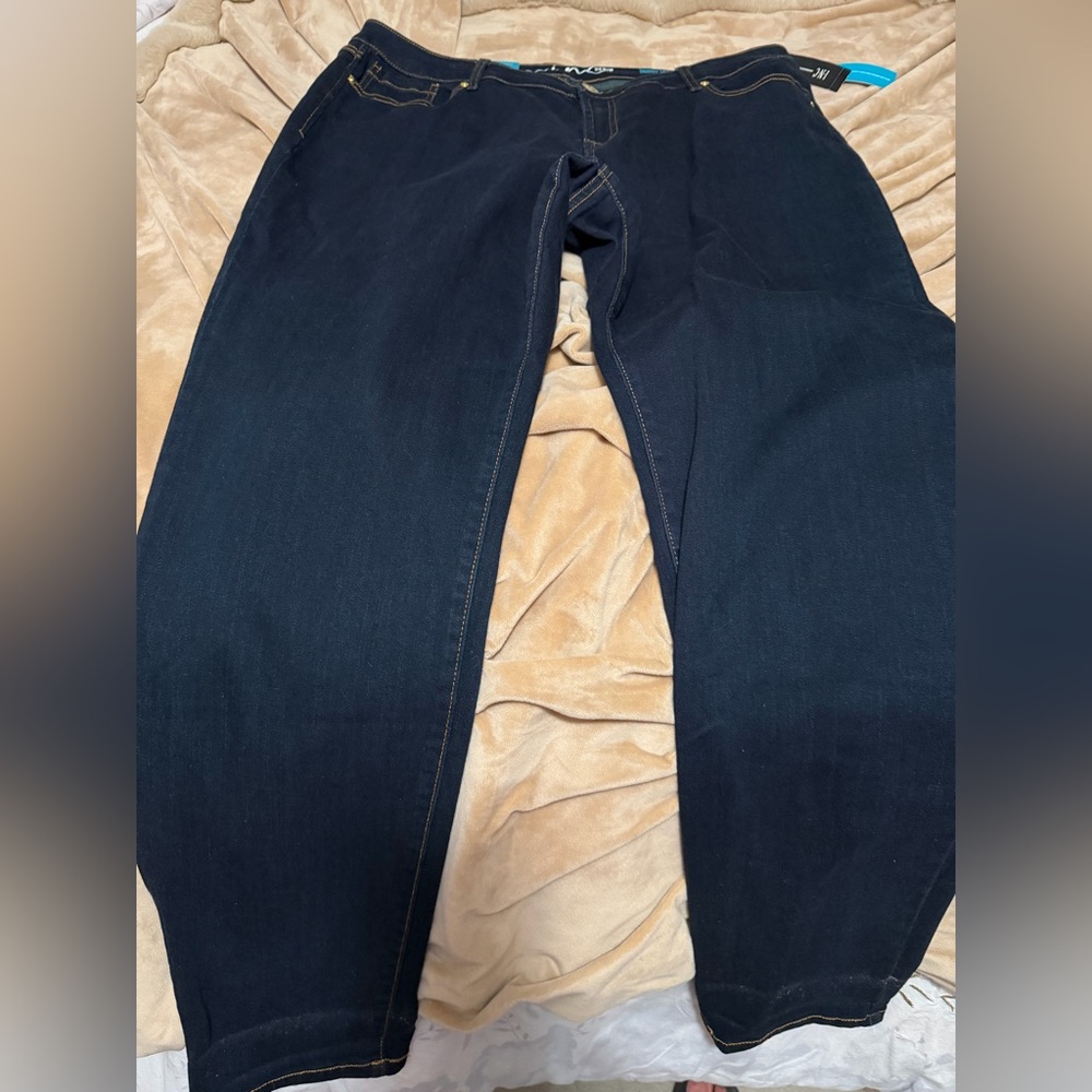 Macys Inc Dark Blue Skinny Leg Curvy Fit Long Length Jeans 18L NWT